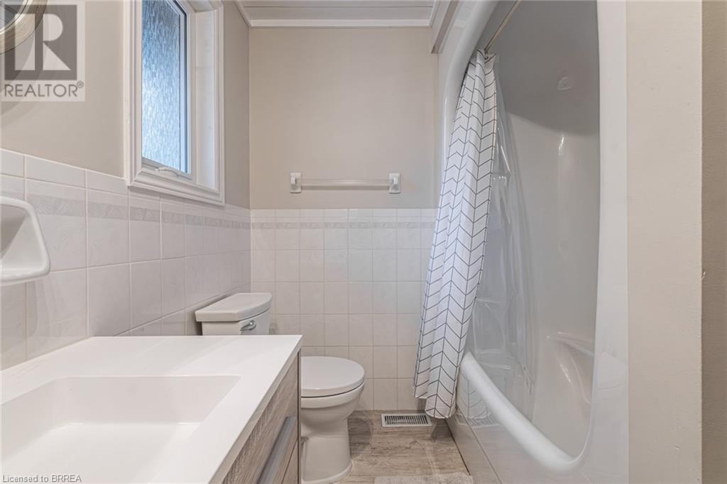 46 MISENER Road W