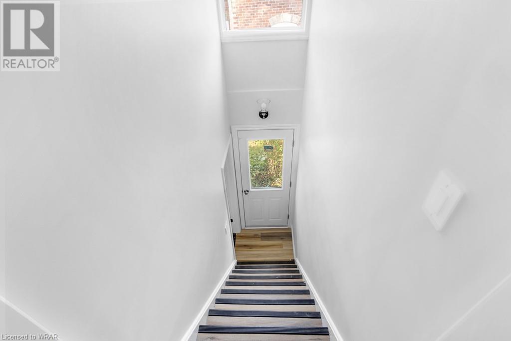 89 TALBOT Street S