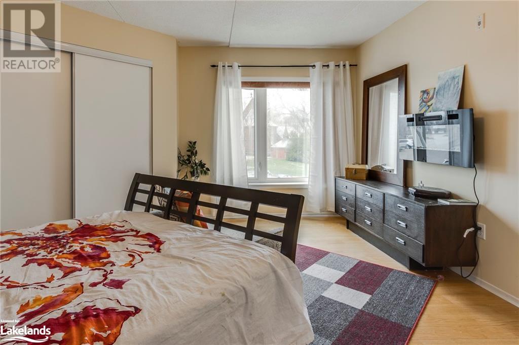 333 LAFONTAINE Road W Unit# 208