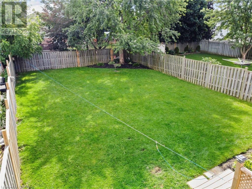 15 COOK Crescent