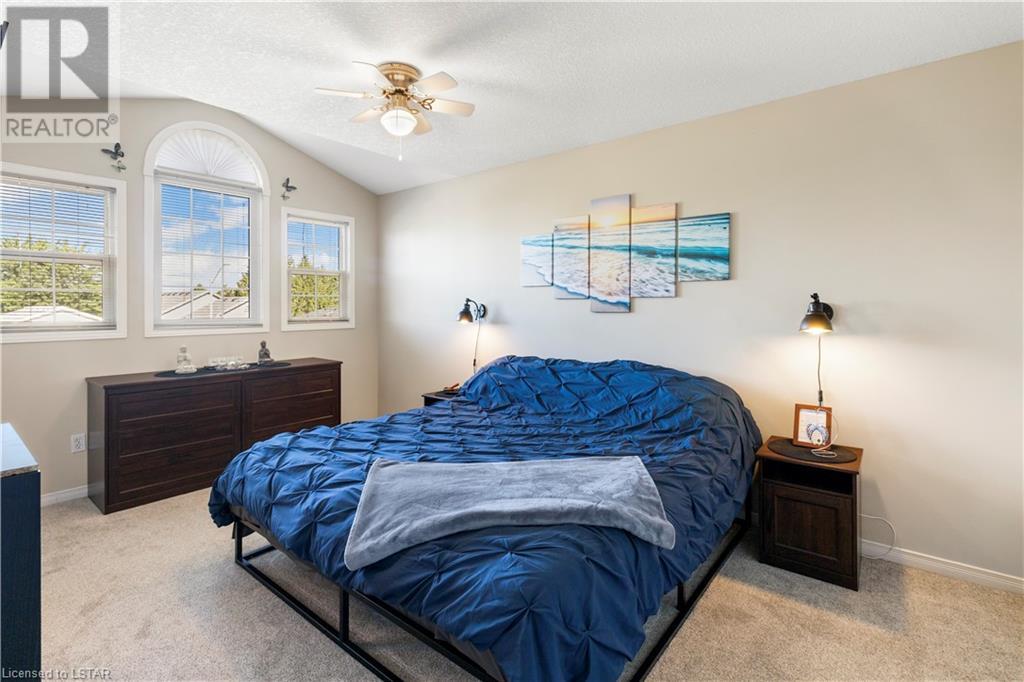 15 COOK Crescent