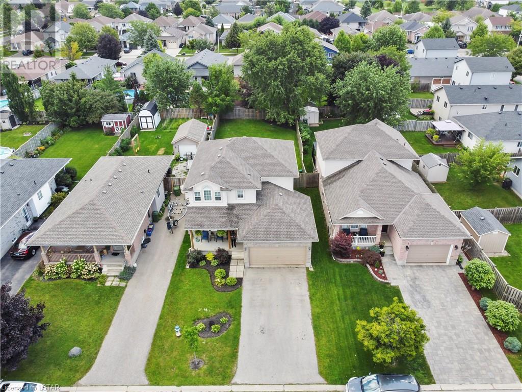 15 COOK Crescent