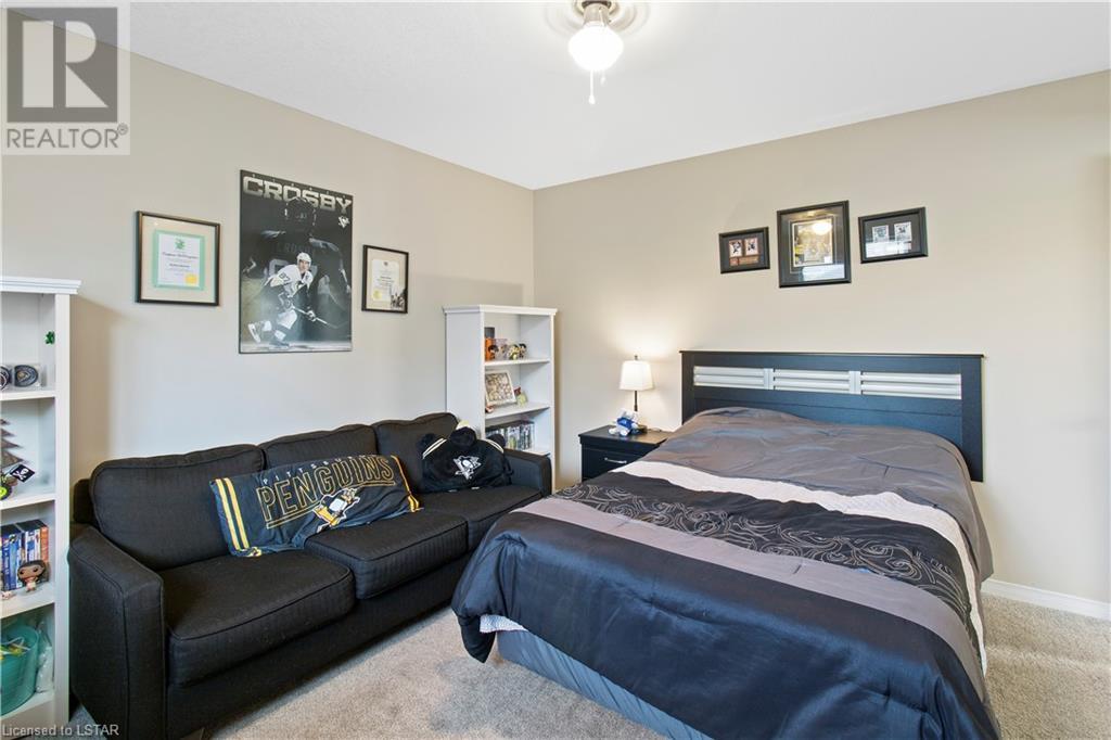 15 COOK Crescent