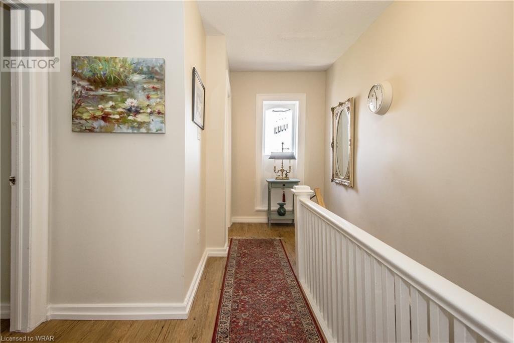 11-13 VICTORIA Street N