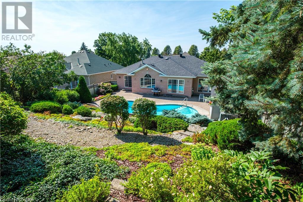 22 KENWOODS Circle