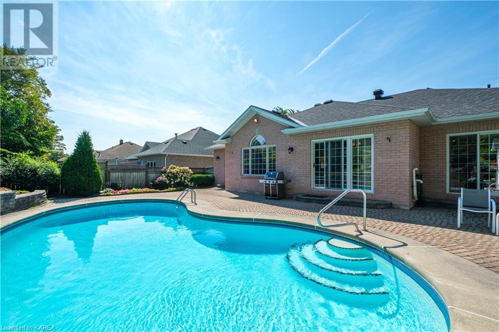 22 KENWOODS Circle