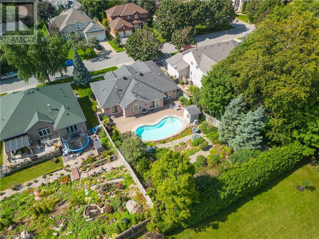 22 KENWOODS Circle