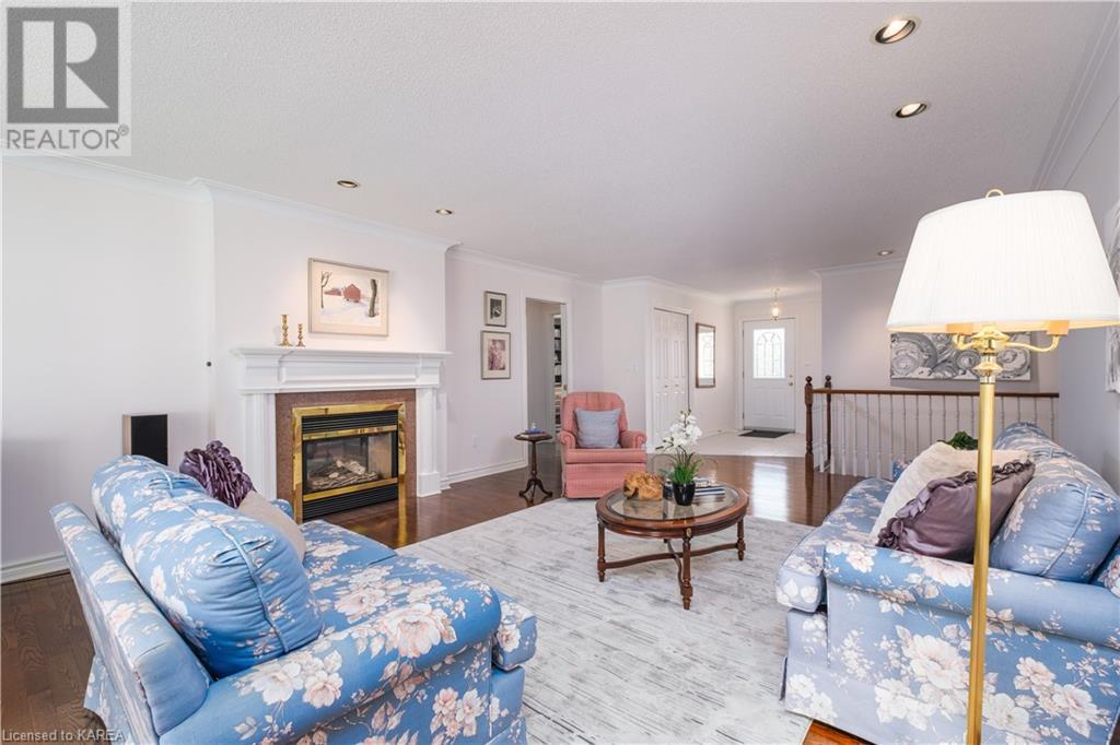 22 KENWOODS Circle