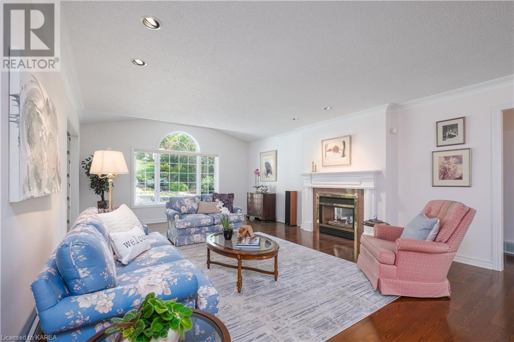 22 KENWOODS Circle