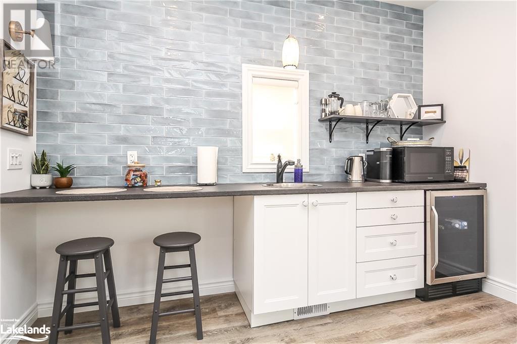 27 COLLINGWOOD Street W