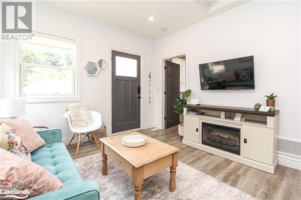27 COLLINGWOOD Street W