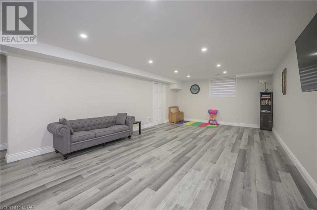 121 RENAISSANCE Drive