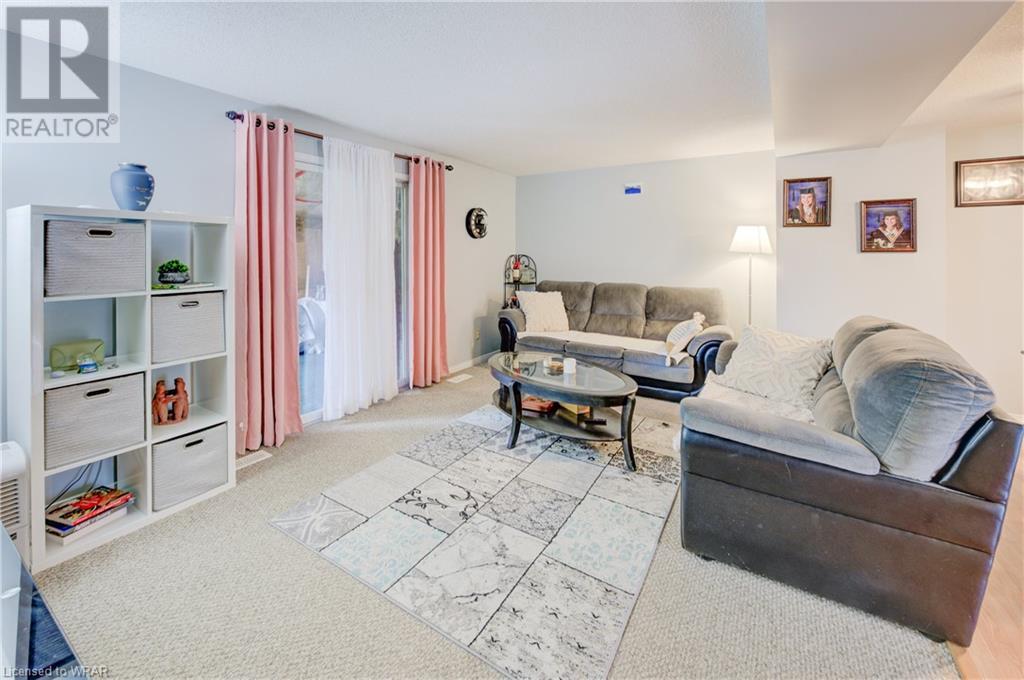 681 PINEROW Crescent Unit# A