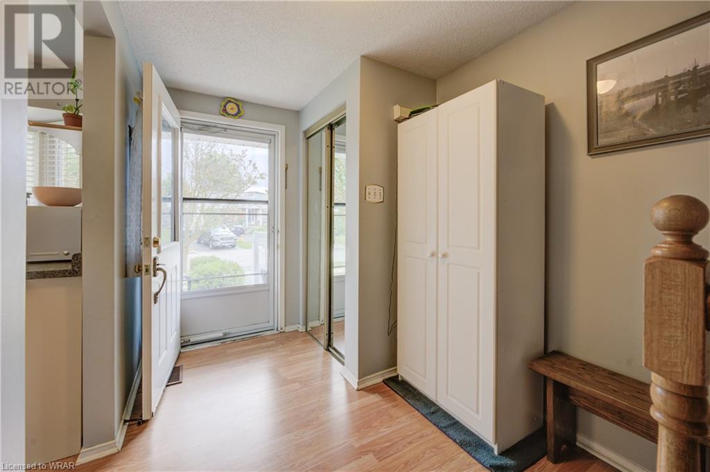 681 PINEROW Crescent Unit# A