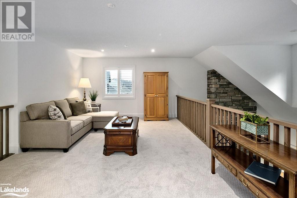 104 SCHOONERS Lane