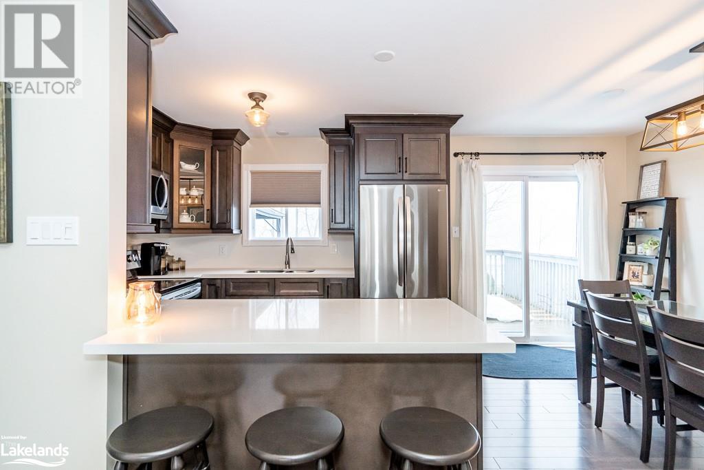 35 MERCER Crescent