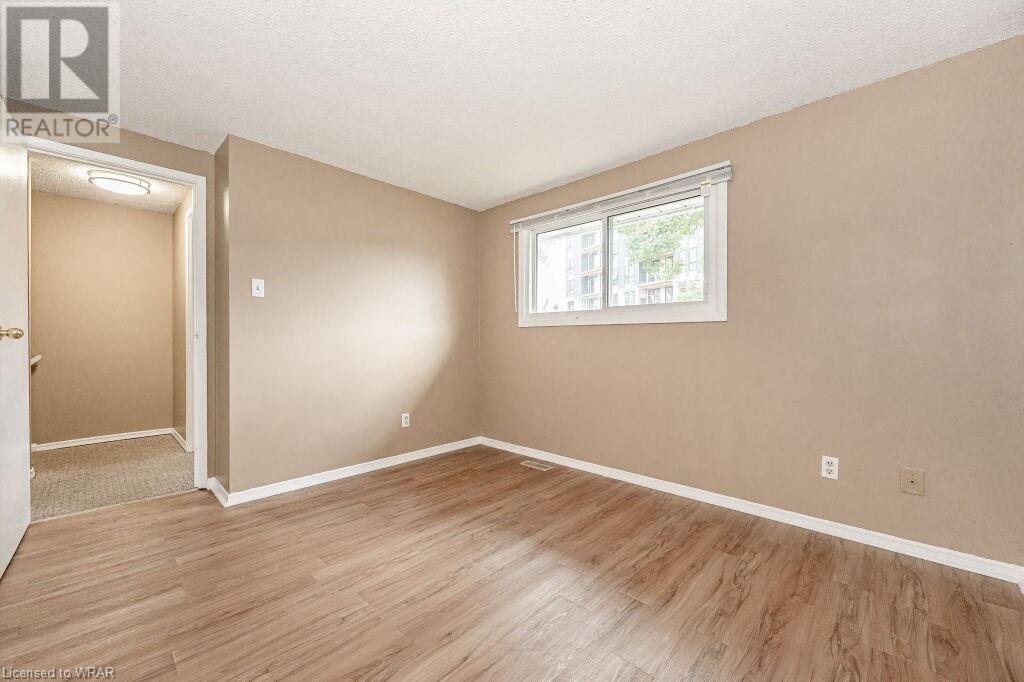 32B KAREN Walk