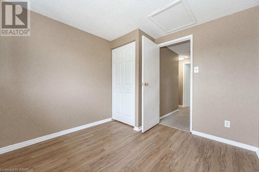 32B KAREN Walk