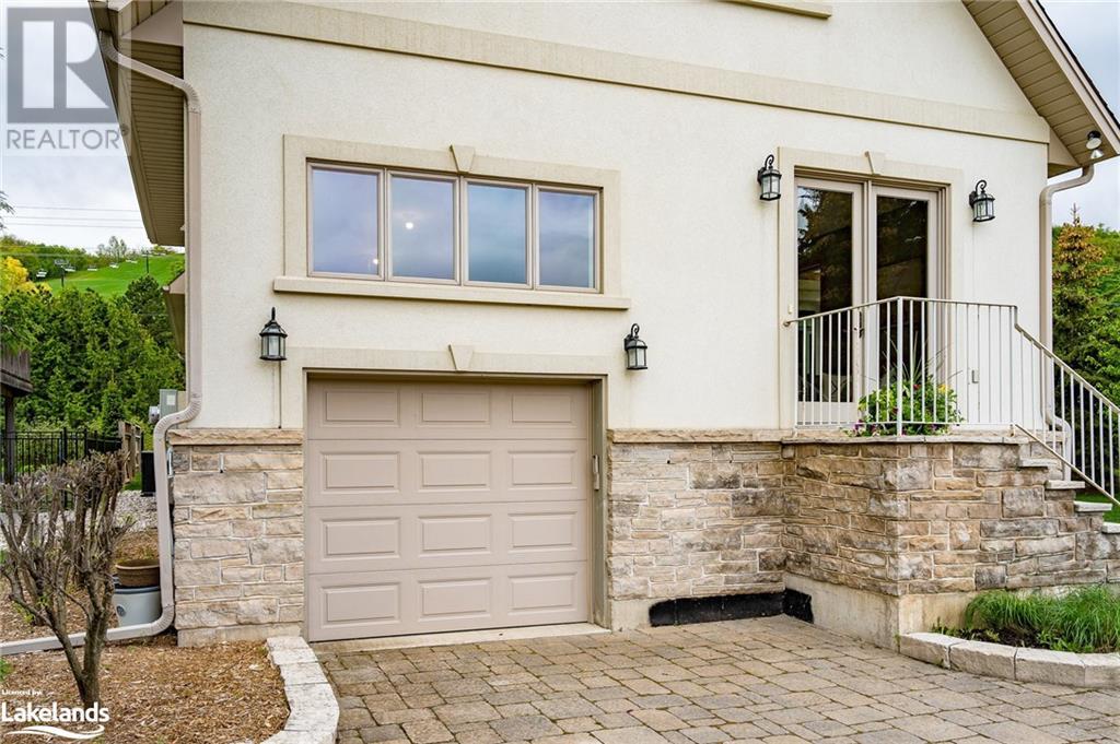 108 CARMICHAEL Crescent