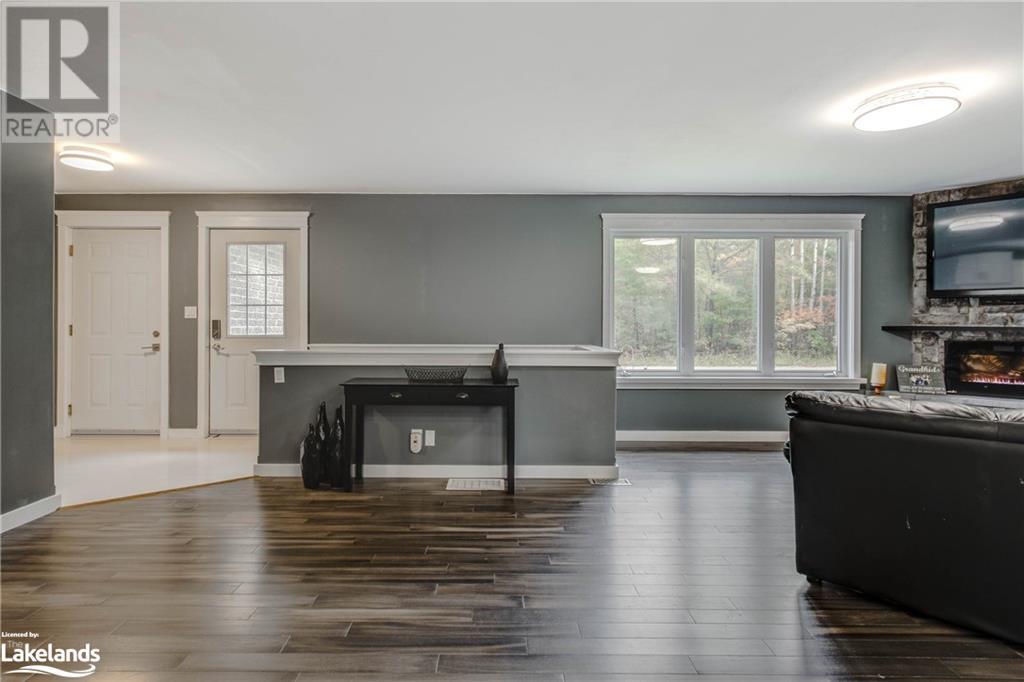 Listing 40497393 - Large Photo # 24