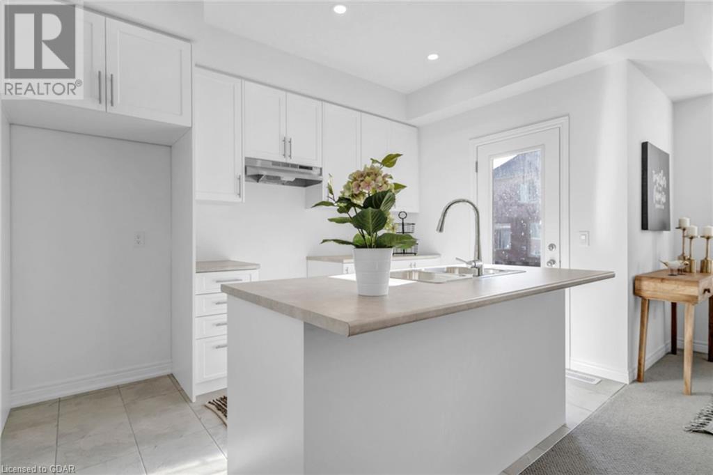 43 EDMINSTON Drive