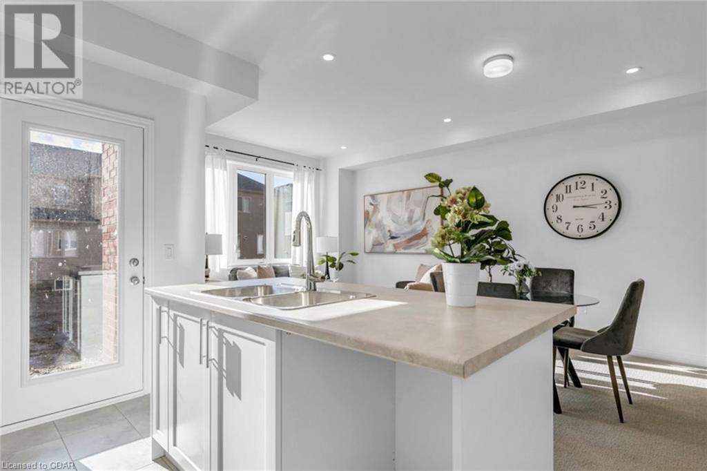 43 EDMINSTON Drive