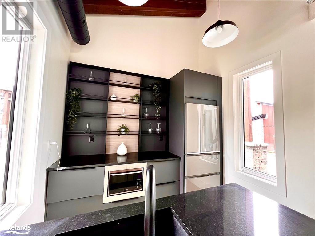 13 BEAUSOLEIL Lane Unit# 205