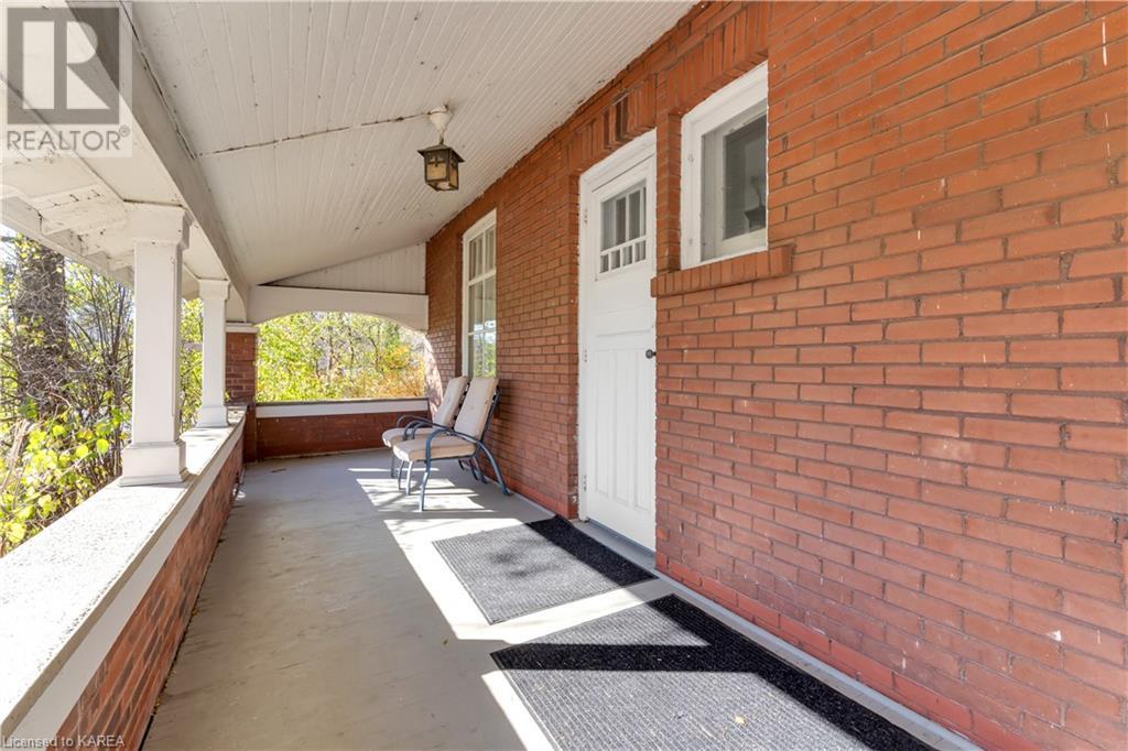 301 KING Street W