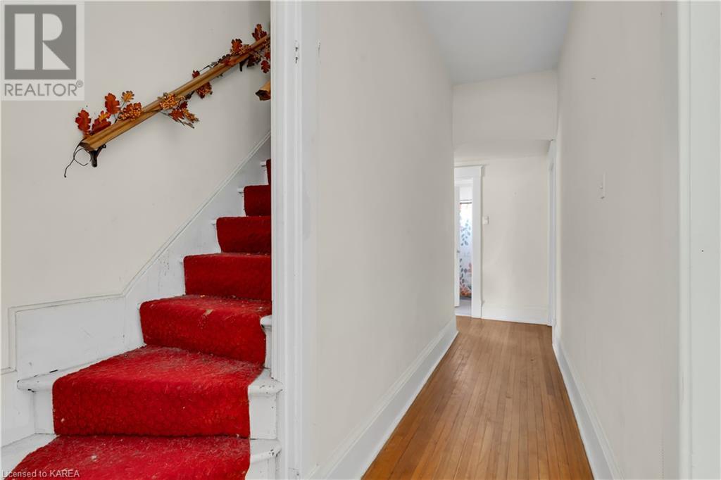 301 KING Street W