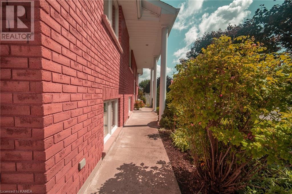 2 FORCHUK Crescent