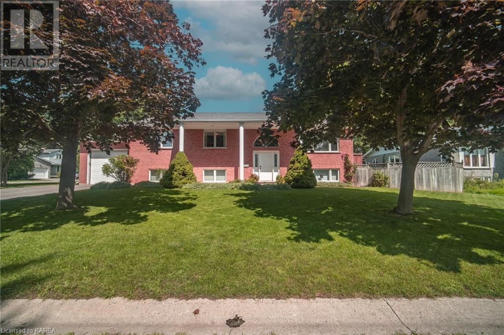 2 FORCHUK Crescent