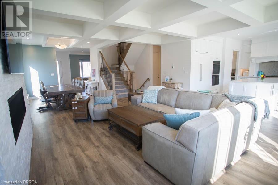 113 COURT Drive