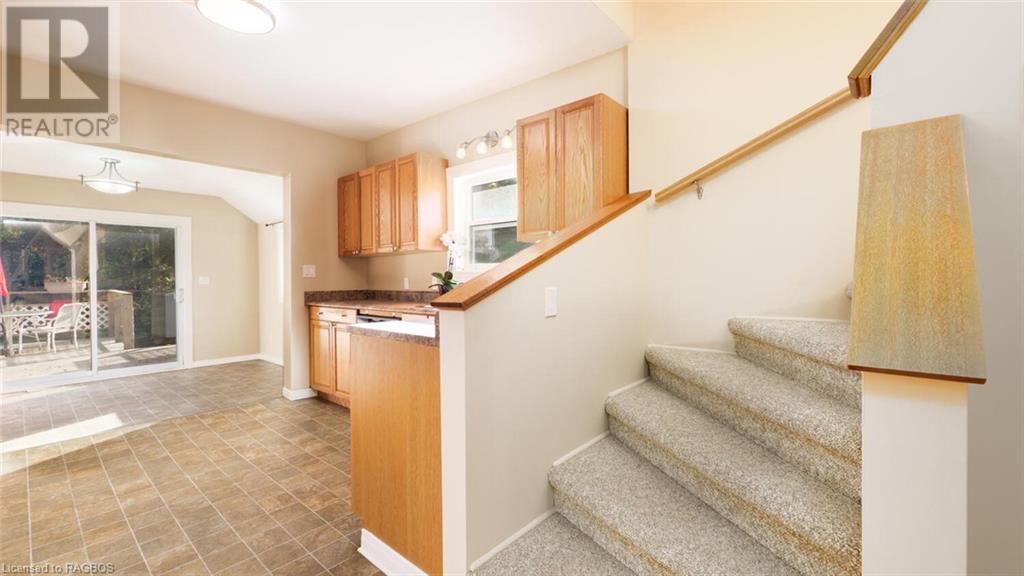 571 9TH STREET 'A' W