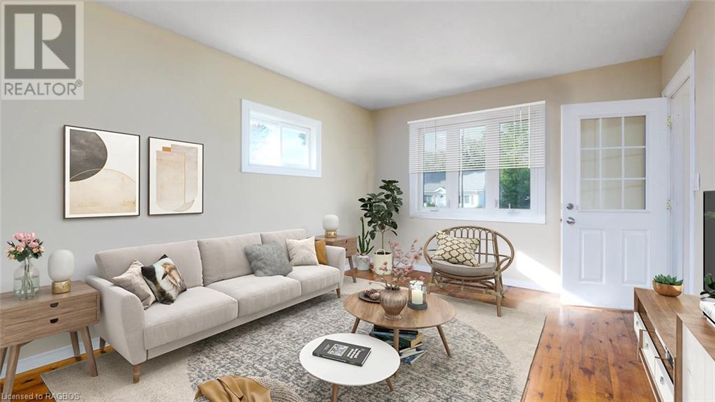571 9TH STREET 'A' W