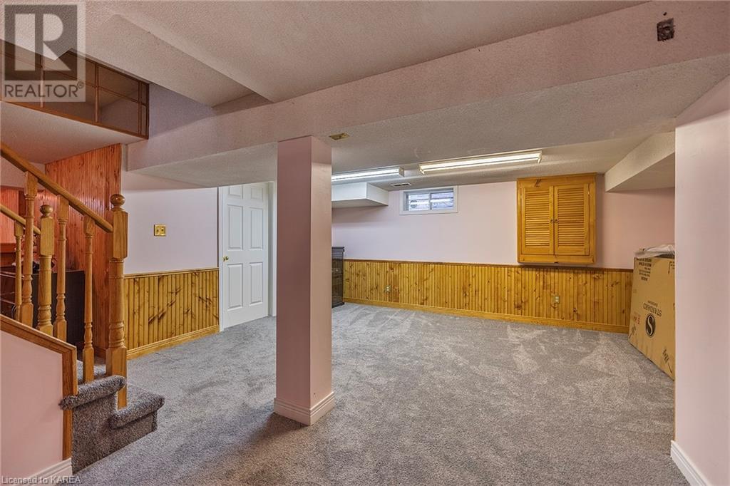 851 CRESTWOOD Avenue