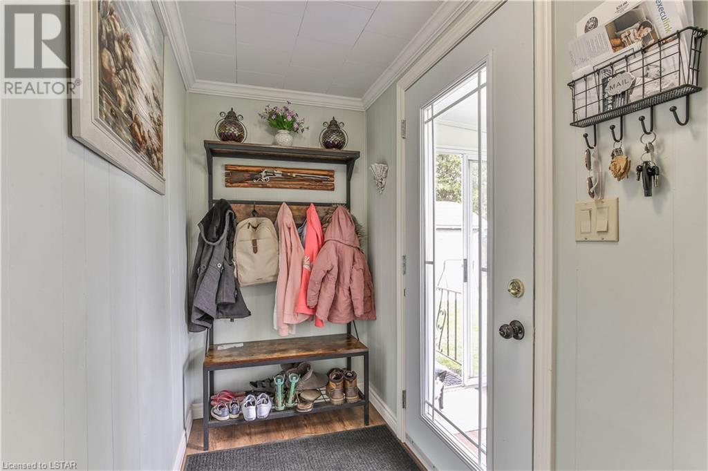 955 MID NWAL TOWNLINE Road