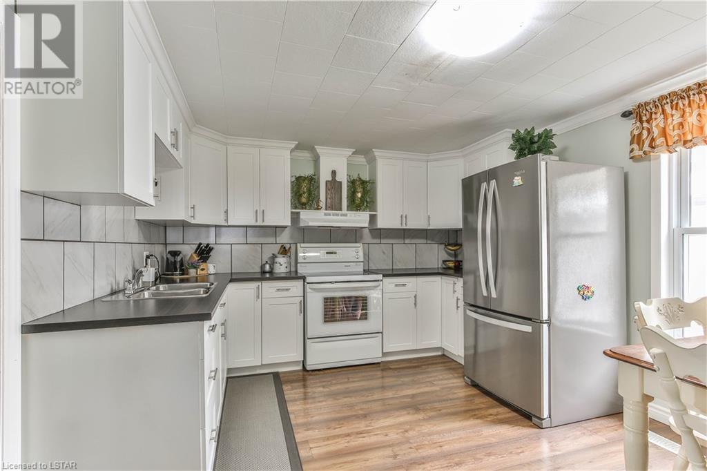 955 MID NWAL TOWNLINE Road