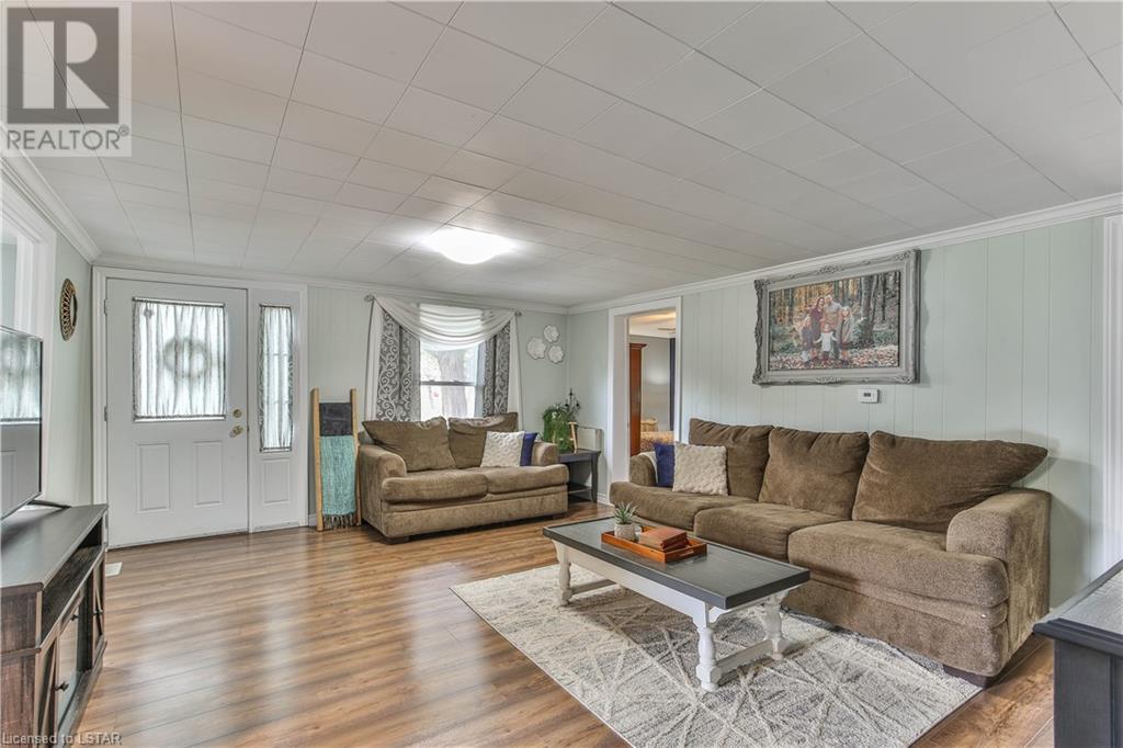 955 MID NWAL TOWNLINE Road