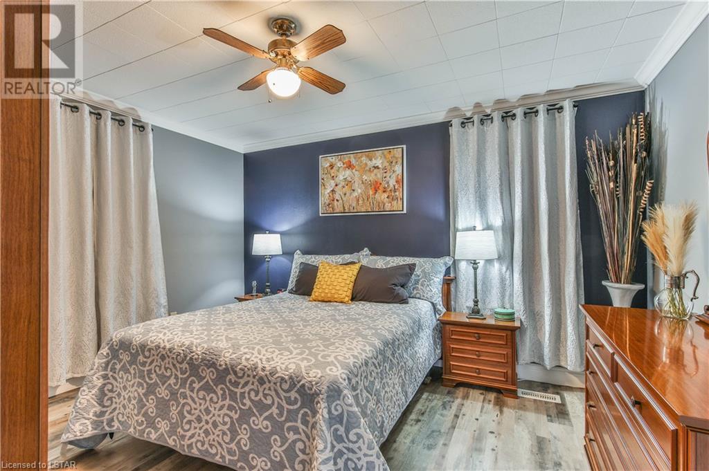 955 MID NWAL TOWNLINE Road