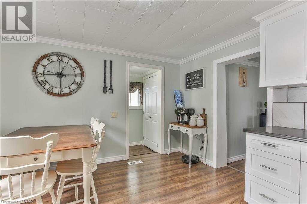 955 MID NWAL TOWNLINE Road