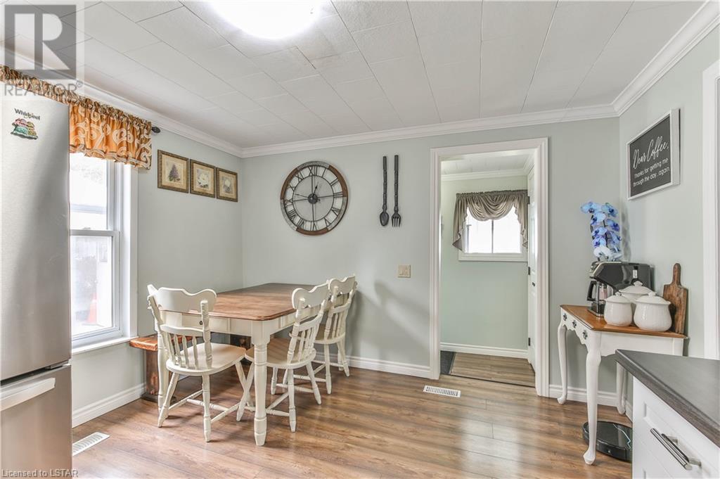 955 MID NWAL TOWNLINE Road