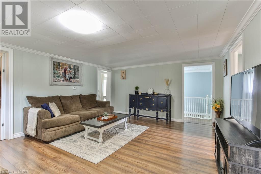 955 MID NWAL TOWNLINE Road