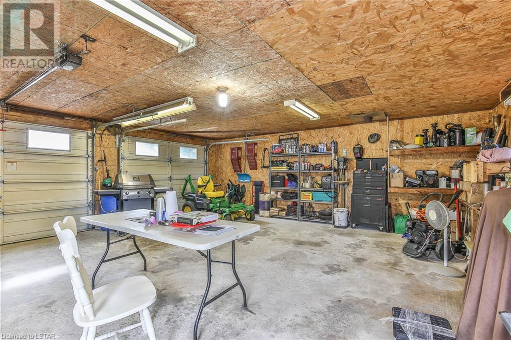 955 MID NWAL TOWNLINE Road