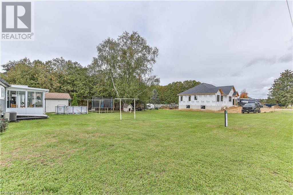 955 MID NWAL TOWNLINE Road