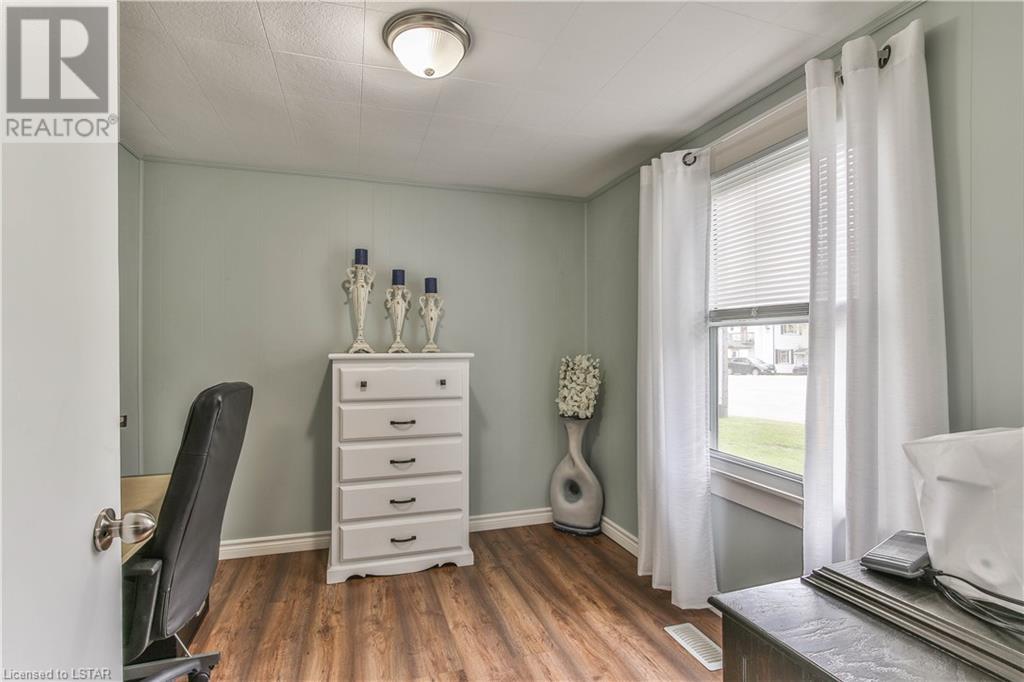 955 MID NWAL TOWNLINE Road