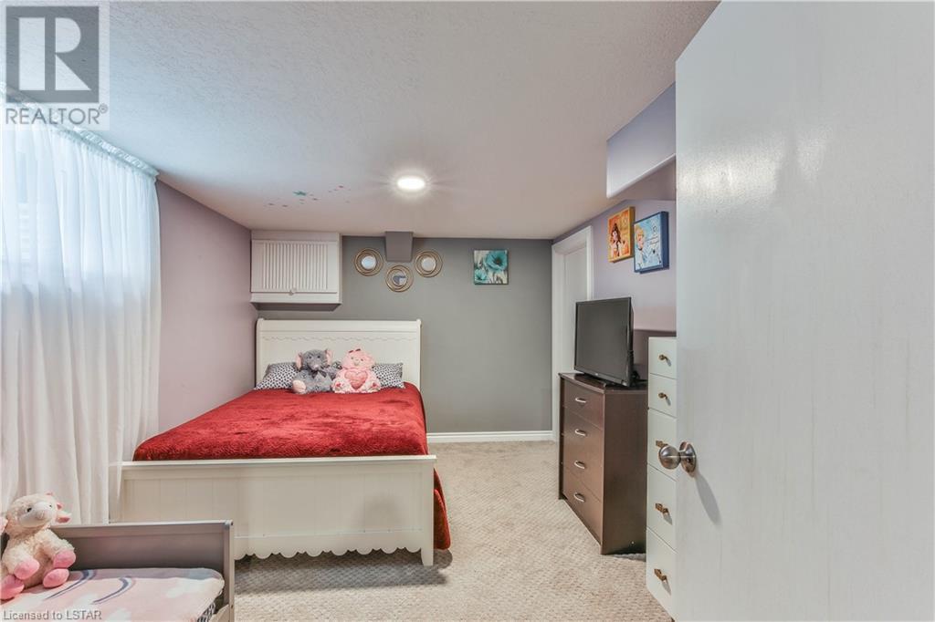 955 MID NWAL TOWNLINE Road