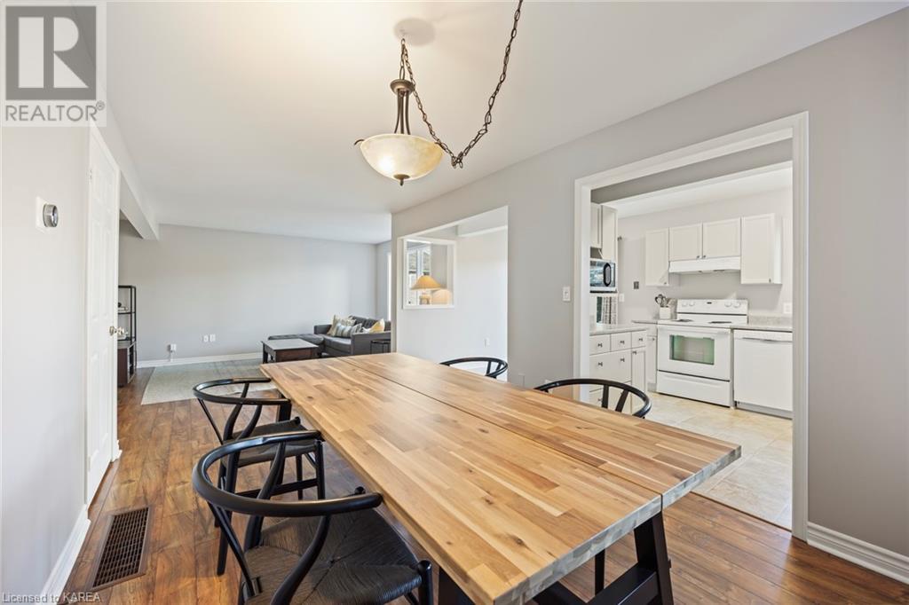 1118 FEATHERSTONE Court
