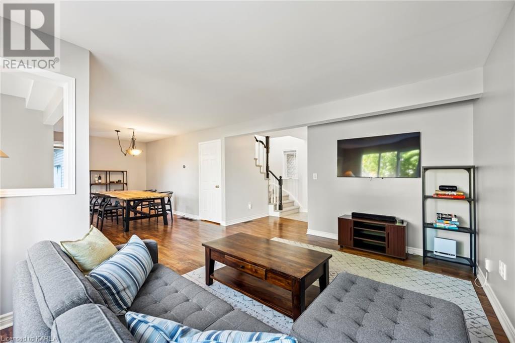 1118 FEATHERSTONE Court