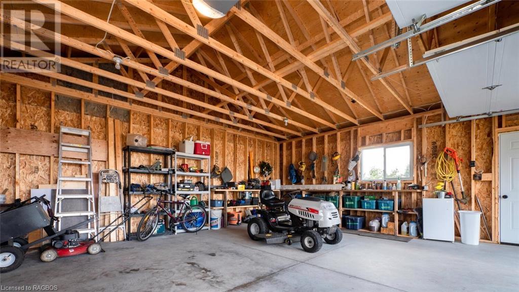 082380 6 Sideroad