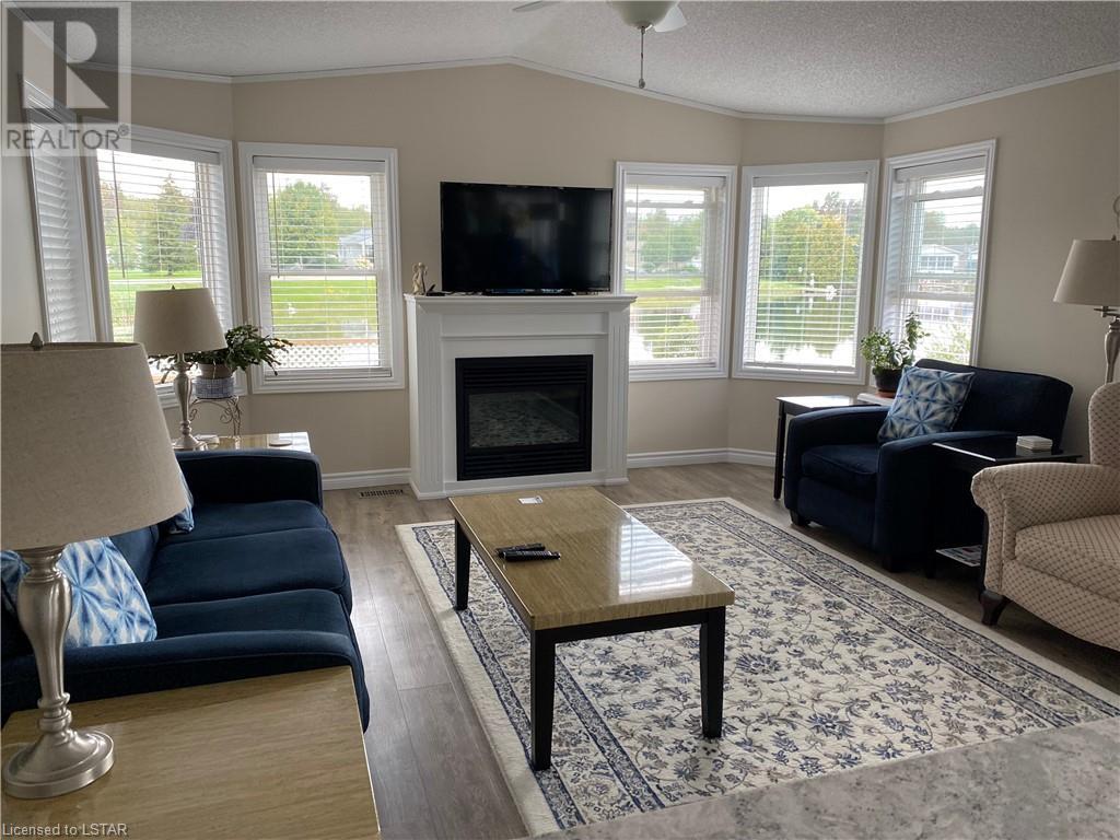 6 LAKESHORE Drive